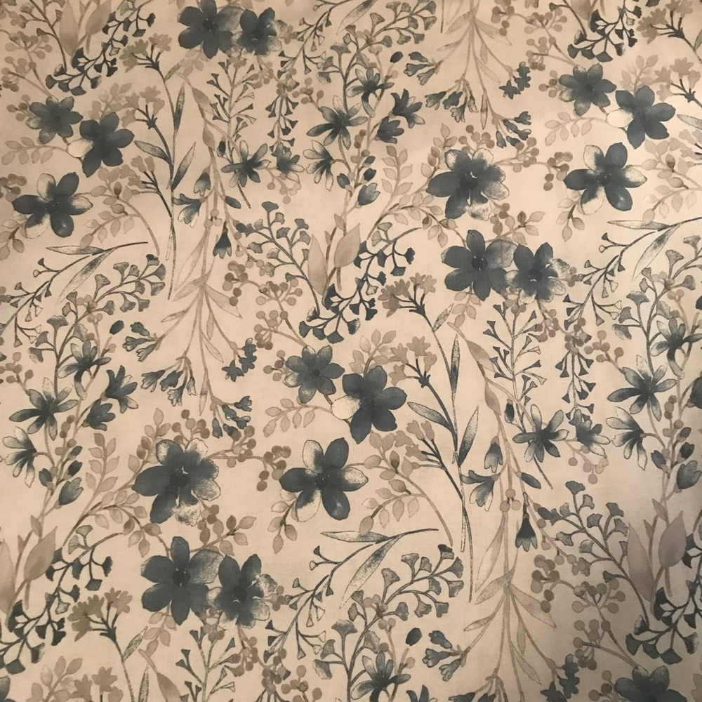 Full size shower curtain… perfect condition